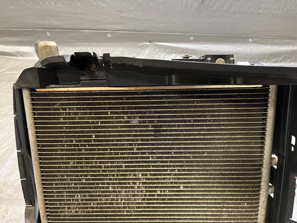 2020-2025 Chevrolet C8 Corvette Stingray Z51 6.2l Passenger Radiator Assembly w/ Fan / Bracket / 51K C8002