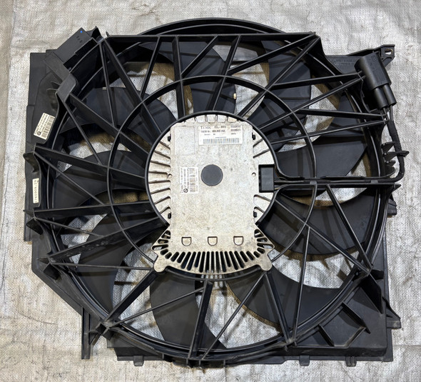 2003-2008 BMW Z4 Radiator Cooling Fan w/ Shroud / OEM / 67326901861 / 116K Z4062