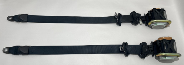 2004-2006 Nissan 350Z Convertible Front Seat Belts / Pair /   5Z029