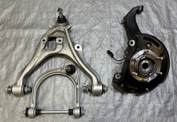 2021-2024 Ford Bronco Driver Side Front Knee / Hub Spindle w/ Control Arms / 83K BR005