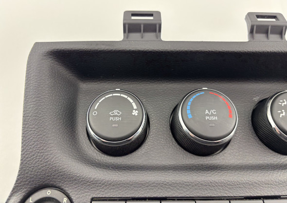 2014-2018 Jeep Wrangler JK OEM Climate Control w/ Rear Defrost / Black /   JK017