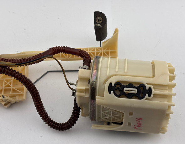 1999-2001 Porsche 996 911 Carrera 2 RWD OEM Fuel Pump Sending Unit / 88K P6019