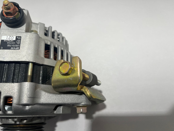 1999-2000 Mazda Miata OEM Alternator w/ Pulley  / 22K NB270