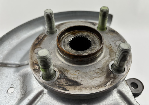 1999-2002 Mazda Miata Passenger Rear Spindle Hub (NON-ABS) / 22K NB270