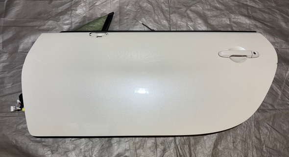 2022-2023 Toyota GR86 / Subaru BRZ Driver Side Door Assembly / Crystal White Pearl  FB209
