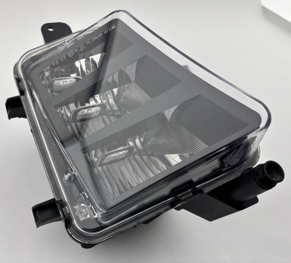 2015-2017 Volkswagen MK7 GTI Passenger Side LED Fog Light /   M7010