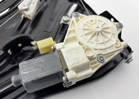 2009-2015 Mini Cooper R57 Convertible Passenger Side Rear Quarter Window Regulator / Motor /   R2033