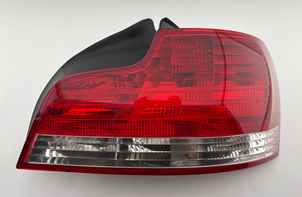 2008-2011 BMW 128i 135i Passenger Side Tail Light / OEM / Halogen /   B1013