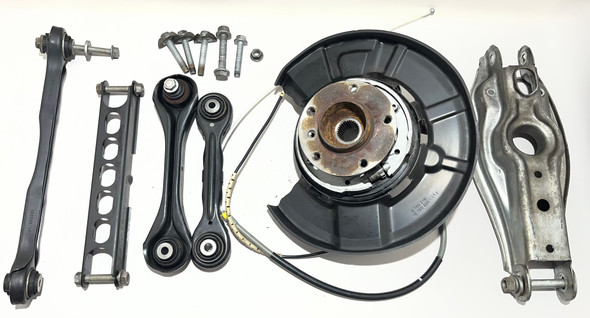 2008-2013 BMW 135i Passenger Rear Knee Spindle Wheel Hub & Control Arms / 70K B1013