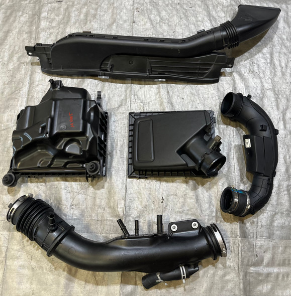 2022-2024 Ford Maverick 2.0l OEM Air Intake Air Box w/ Intake Piping /   MV005