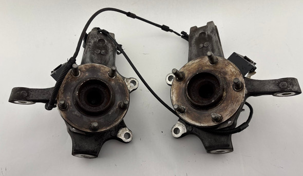 2005-2013 Chevrolet Corvette C6 Grand Sport Z06 Front Spindles / Hub Assemblies / Pair / 95K C6023