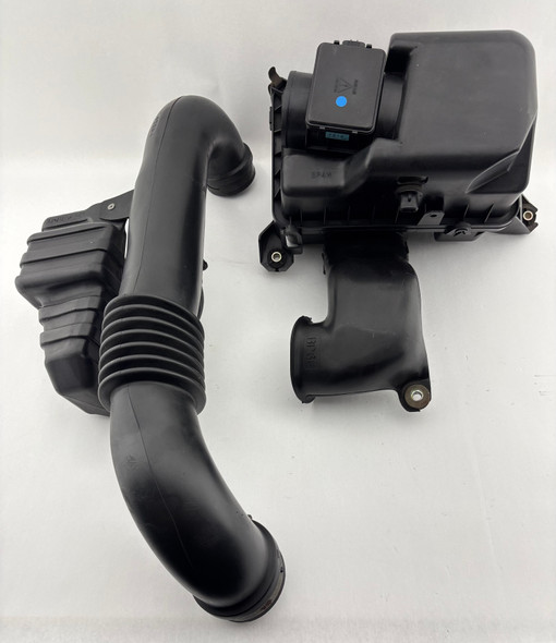 2001-2005 Mazda Miata Air Intake Airbox w/ MAF  / 131K NB265