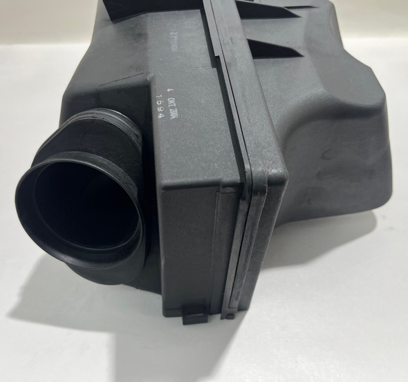 1999-2000 BMW Z3 2.3 Air Box w/ Intake Tube /   Z3038