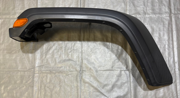 2018-2024 Jeep Wrangler JL Unlimited 4DR Sport Driver Front Fender Arch / Halogen /   JL012