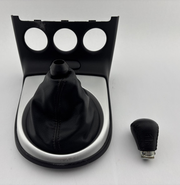 2003-2008 Nissan 350Z Manual Shift Knob w/ Boot / Trim /   5z030
