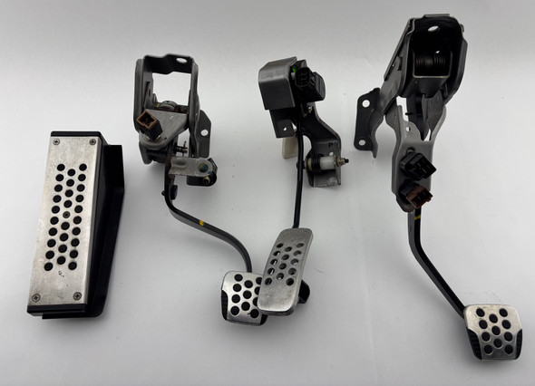 2006-2009 Nissan 350z Manual Pedal Assembly /   5z030