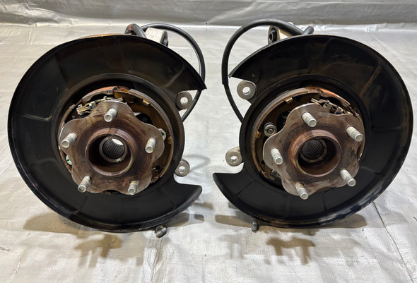 2003-2008 Nissan 350Z Rear Spindle Hubs / Pair / 72K 5z030