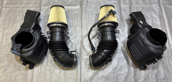 2024-2025 Ford Mustang GT S650 5.0l OEM Air Intake / Air Box w/ Intake Tubes / Pair / 3k Miles FM202