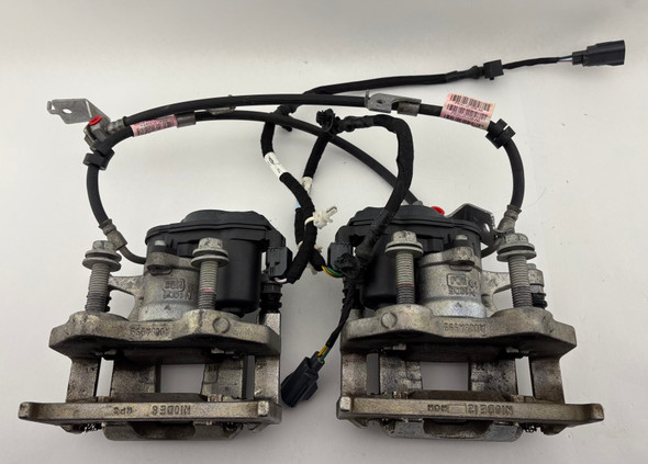 2024-2025 Ford Mustang GT OEM Rear Brake Calipers / Silver / Pair /   FM202