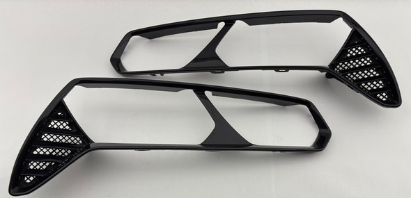 2014-2019 Chevrolet C7 Corvette OEM Tail Light Bezels Trims / Pair / Carbon Flash /   C7008