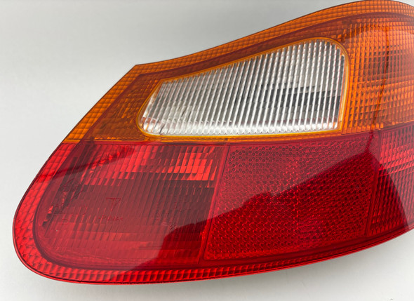 1997-2002 Porsche 986 Boxster Passenger Tail Light / Amber /   BX071