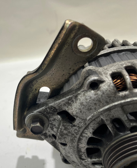 1999-2000 Mazda Miata OEM Alternator w/ Pulley  / 80K NB272