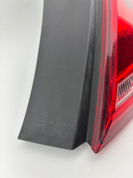 2012-2016 Volkswagen Beetle Coupe Passenger Side Tail Light / Halogen /   VB013