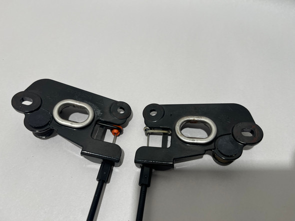 2007-2010 Saturn Sky / Pontiac Solstice Deck Lid Convertible Top Receivers w/ Cables /   PS075