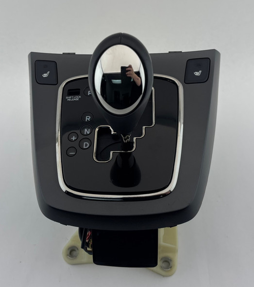2010-2012 Hyundai Genesis Coupe Automatic Shifter Assembly w/ Knob /   HG033