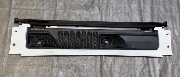 2018-2024 Jeep Wrangler JL / Gladiator JT OEM Wiper Cowl Trim Panel / Bright White  JT004