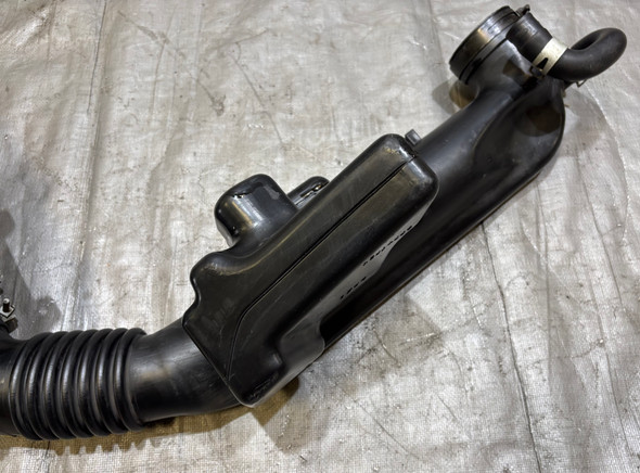 1994-1997 Mazda Miata 1.8 Air Box w/ Crossover Intake Tube / MAF Sensor /   NA113