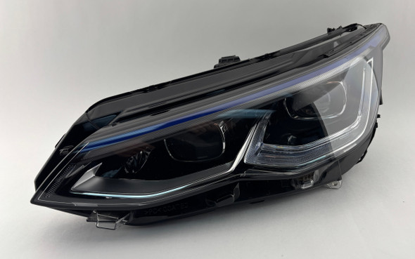 2022-2024 Volkswagen MK8 Golf R OEM Driver Side LED Headlight *Broken Tab* /    M8R01