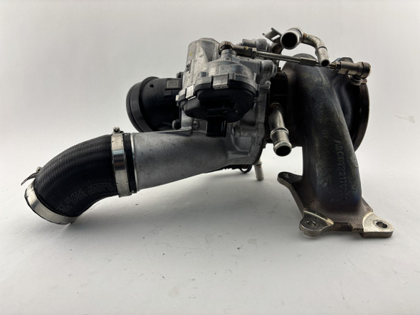 2022-2025 Volkswagen MK8 Golf R OEM Turbocharger w/ Manifold / 19K M8R01