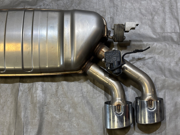 2022-2025 Volkswagen MK8 Golf R OEM Valved Exhaust Muffler w/ Tips / 19K M8R01