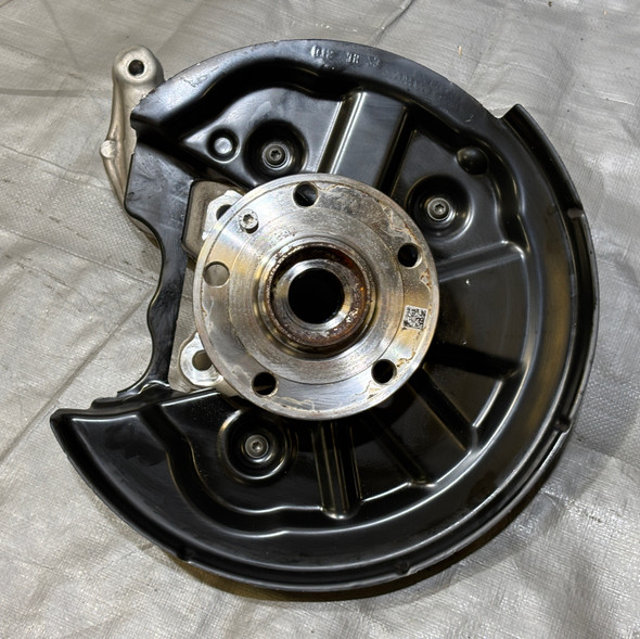 2022-2025 Volkswagen MK8 Golf R Passenger Rear Knee / Hub w/ Control Arms / 19K M8R01