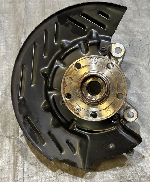 2022-2025 Volkswagen MK8 Golf R Passenger Side Front Knee Spindle Hub w/ Control Arm / 19K M8R01