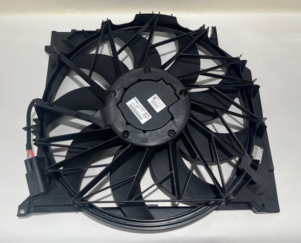 2003-2008 BMW Z4 Radiator Cooling Fan w/ Shroud / OEM / 67326946638 / 118K Z4064