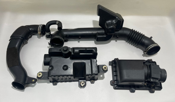 1994-1997 Mazda Miata 1.8 Air Box w/ Crossover Intake Tube / MAF Sensor /   NA116