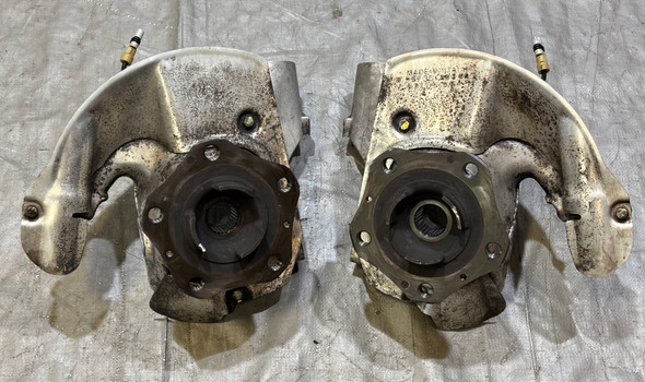 2006-2012 Porsche 997 911 Carrera 4 AWD Front Knuckles / Hubs / Pair / 104k / P7009