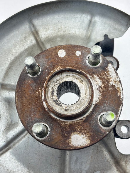 1999-2002 Mazda Miata Passenger Rear Spindle Hub *DAMAGE* /   NB276