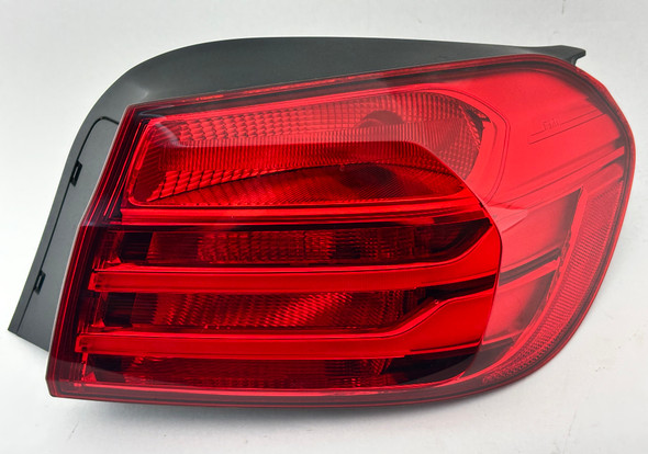 2015-2017 F82 F83 BMW M4 Passenger Side Tail Light /   F8M07