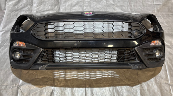 2017-2020 Fiat 124 Spider Abarth Front Bumper Cover w/ Grilles / Nero Cinema  FD033