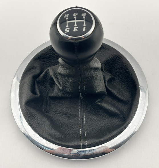 2006-2009 Pontiac Solstice Manual Shift Knob w/ Boot Trim /   PS077