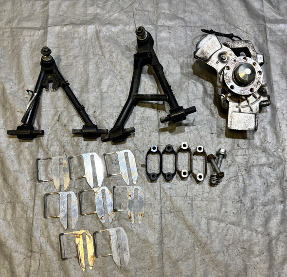 2015-2020 Alfa Romeo 4C Passenger Rear Knee / Spindle Hub w/ Control Arms  / 43K AR401