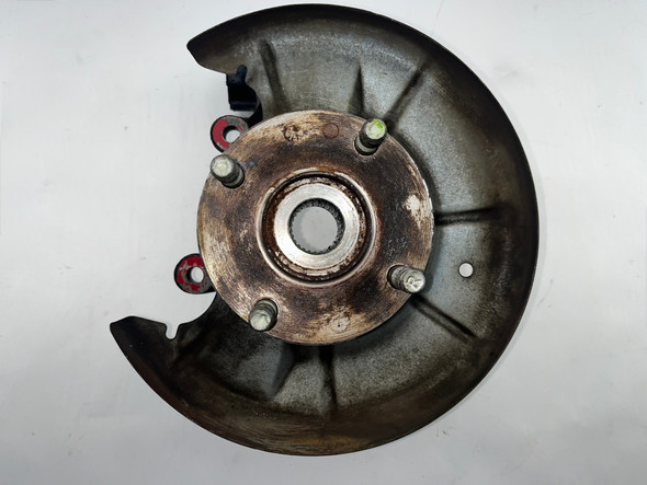 1990-1993 Mazda Miata 1.6l Driver Side Rear Spindle Hub Assembly / Non-ABS / 132K NA120