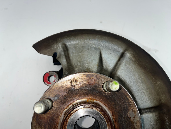 1990-1993 Mazda Miata 1.6l Driver Side Rear Spindle Hub Assembly / Non-ABS / 132K NA120