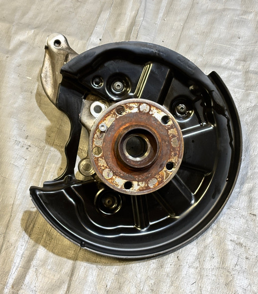 2015-2019 Volkswagen MK7 Golf R Passenger Rear Knee Assembly / Spindle Hub w/ Control Arms / 91K M7R12