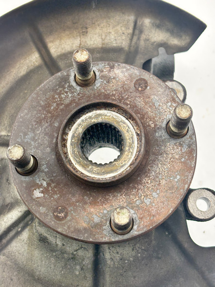 1999-2002 Mazda Miata Passenger Rear Spindle Hub  / 107K NB280
