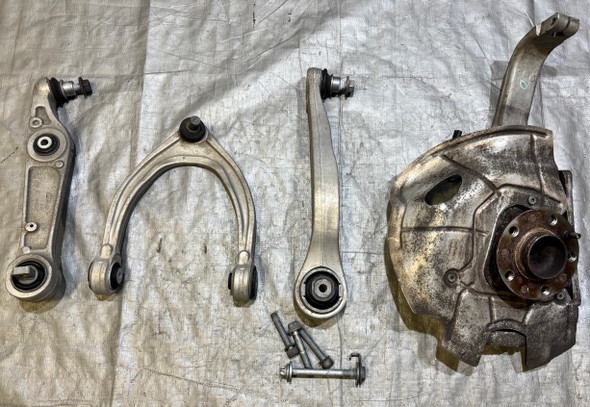 2017-2024 Alfa Romeo Giulia Quadrifoglio 2.9l Driver Front Knee / Spindle Hub w/ Control Arms / 76K AG007