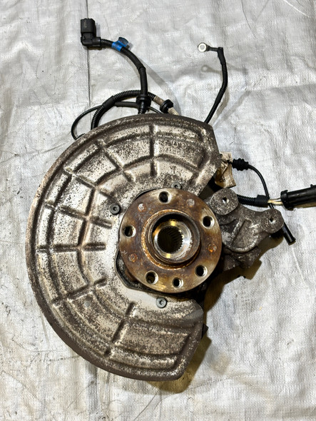 2017-2024 Alfa Romeo Giulia Quadrifoglio 2.9l Passenger Rear Knee Spindle Hub w/ Control Arms / 76K AG007